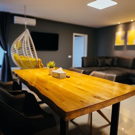 קלוז'-נאפוקה Thome Arena Residence מראה חיצוני תמונה